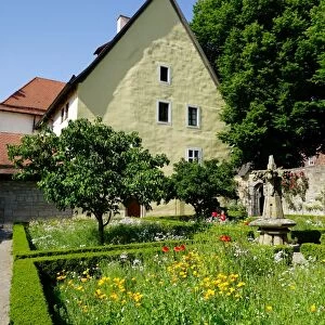 The cloister garden, Rothenburg ob der Tauber, Romantic Road, Franconia, Bavaria, Germany, Europe