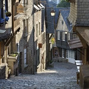 Cobbled street, Rue du Jerzual, Dinan, Cotes d Armor, Brittany, France, Europe