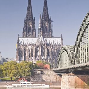 Cologne Cathedral (Dom), UNESCO World Heritage Site, across the River Rhine, Cologne, North Rhine-Westphalia, Germany, Europe