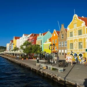 The colourful Dutch houses at the Sint Annabaai in Willemstad, UNESCO World Heritage Site, Curacao, ABC Islands, Netherlands Antilles, Caribbean, Central America