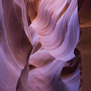 The colourful Navajo sandstone walls of Lower Antelope Canyon