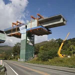Construction of new viaduct near Hidaka, for freeway from Sapporo to Obihiro