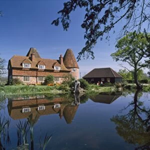 Converted oast house at Markbeech, Kent, England, United Kingdom, Europe
