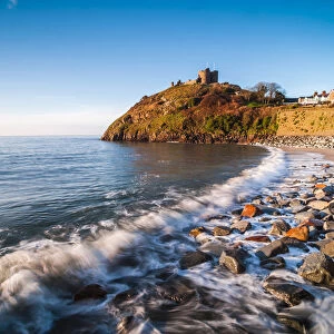 Criccieth Castle, above Criccieth Beach, Gwynedd, North Wales, Wales, United Kingdom