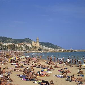 Crowded beach at Sitges