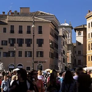 Crowds in the Piazza Navona
