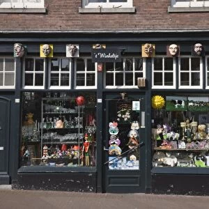 Curiosity shop in Jordaan district, Amsterdam, Netherlands, Europe