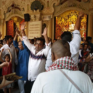 Dancing and chanting at Krishna-Balaram temple, Vrindavan, Uttar Pradesh, India, Asia