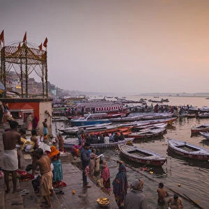 Dashashwamedh Ghat, the main ghat on the Ganges River, Varanasi, Uttar Pradesh, India