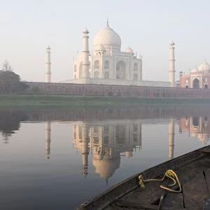 Dawn on the Taj Mahal from Yamuna River, UNESCO World Heritage Site, Agra, Uttar Pradesh