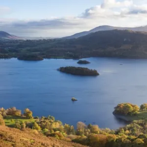 Derwent Water and Skiddaw mountains beyond, Lake District National Park, UNESCO World Heritage Site