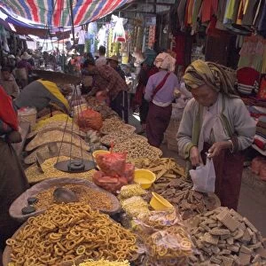Dry food on indoor stalls in market, Augban, Shan State, Myanmar (Burma), Asia