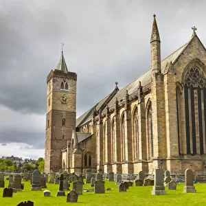 Dunblane Cathedral and graveyard, Stirling, Scotland, United Kingdom, Europe