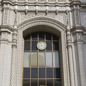 Elegant entrance to the Wrigley Building, North Michigan Avenue, Chicago