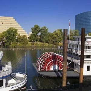 Empress Hornblower and Delta King paddle steamers on the Sacramento River