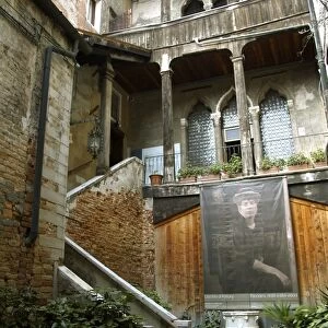 Entrance to the Fortuny Museum