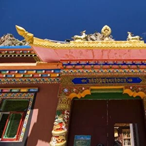 Entrance to Princess Wincheng temple, Yushu, Qinghai, China, Asia