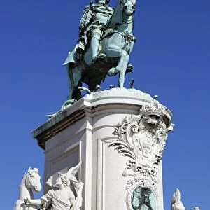 Equestrian statue of Dom Jose in Praca do Comercio, Baixa, Lisbon, Portugal, Europe
