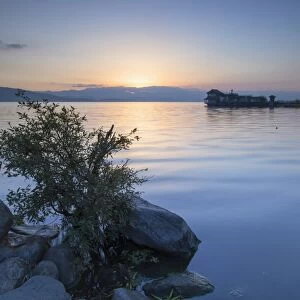 Erhai Lake at sunrise, Dali, Yunnan, China, Asia