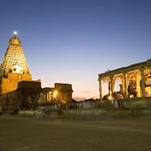 Evening pujas at the Bridhadishwara Temple (Bridhadeeshwara Temple) (Great Chola Temple) in Thanjavur (Tanjore), UNESCO World Heritage Site, Tamil Nadu