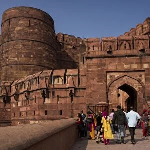 Exterior of Agra Fort, UNESCO World Heritage Site, Agra, Uttar Pradesh, India, Asia