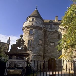 Falkland Palace built between 1501 and 1531 on an earlier foundation, where Mary Queen of Scots lived for a time, Falkland, Fife, Scotland, United