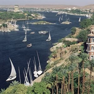 Feluccas on the River Nile and the Old Cataract Hotel, Aswan, Egypt, North Africa, Africa