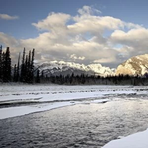 Fiddle River and Bosche Range in winter, Jasper National Park, UNESCO World Heritage Site