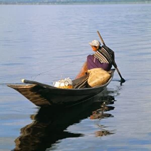 Fisherman, Inle Lake, Shan State, Myanmar (Burma), Asia