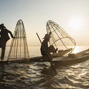 Fishermen, Inle Lake, Shan State, Myanmar (Burma), Asia