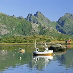 Fishing boat in Austnesfjorden