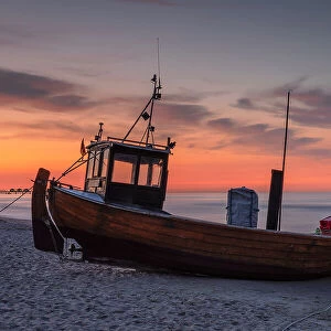 Fishing boat on the beach of Ahlbeck, Usedom Island, Baltic Sea, Mecklenburg-Western Pomerania, Germany, Europe