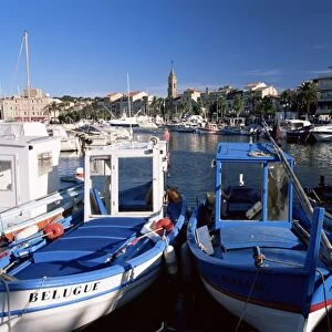 Fishing boats in the harbour, Sanary-sur-Mer, Var, Cote d Azur, Provence