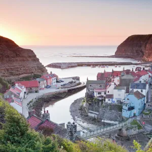 The fishing village of Staithes in the North York Moors, Yorkshire, England, United Kingdom, Europe