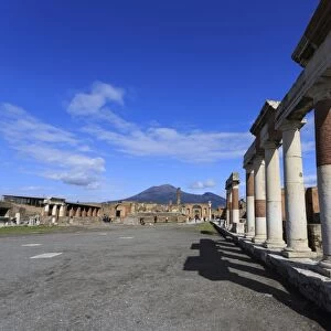 Forum and Vesuvius, Roman ruins of Pompeii, UNESCO World Heritage Site, Campania