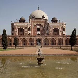 Fountain, Humayuns Tomb, UNESCO World Heritage Site, Delhi, India, Asia