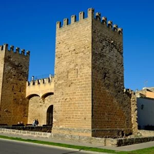 Gate of the city walls, Alcudia, Majorca, Balearic Islands, Spain, Europe