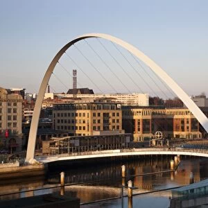 Gateshead Millennium Bridge, Newcastle, Gateshead, Tyne and Wear, England, United Kingdom, Europe