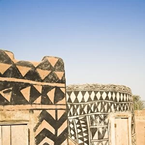 Geometric design on mud brick dwellings in Tiebele, Burkina Faso, West Africa, Africa