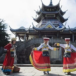 Girls dancing in traditional costume, Zhangjiajie Forest Park, Wulingyuan Scenic Area