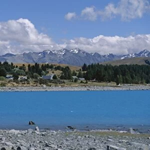 Glacial sediment causes blue colour in Lake Tekapo