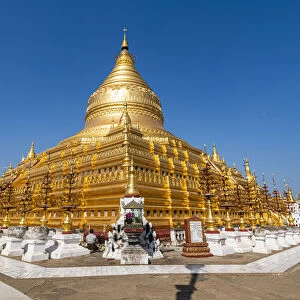 Golden Shwezigon Pagoda, Nyaung-U, near Bagan (Pagan), Myanmar (Burma), Asia