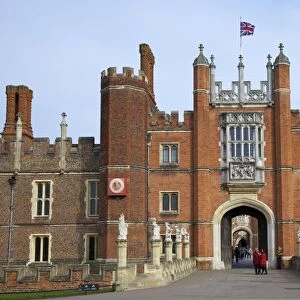Great Gatehouse, Hampton Court Palace, Greater London, England, United Kingdom, Europe