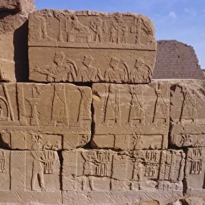 Heiroglyphic carvings