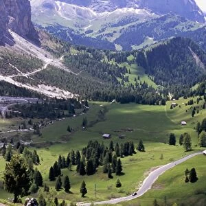 Hikers on Alta Via Dolomiti