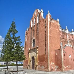 Iglesia de la Santisima Virgen de la Asuncion, built late 16th century, Temozon, Yucatan
