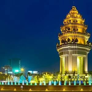 Independence Monument at night, Phnom Penh, Cambodia, Indochina, Southeast Asia, Asia