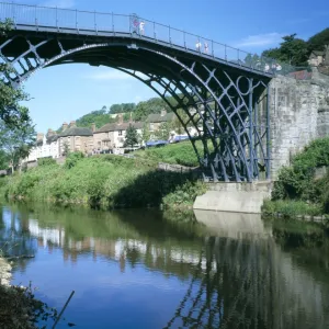 The Iron Bridge across the River Severn, Ironbridge, UNESCO World Heritage Site