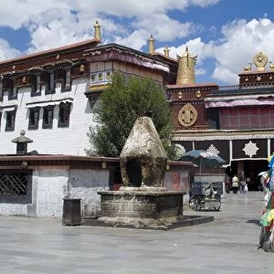 Jokhang Temple, the most revered religious structure in Tibet, Lhasa, Tibet, China, Asia