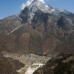 Khumjung village in the Khumbu (Everest) Region, Nepal, Himalayas, Asia